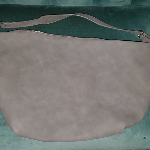 Large Universal Threads - Picture 1 of 4